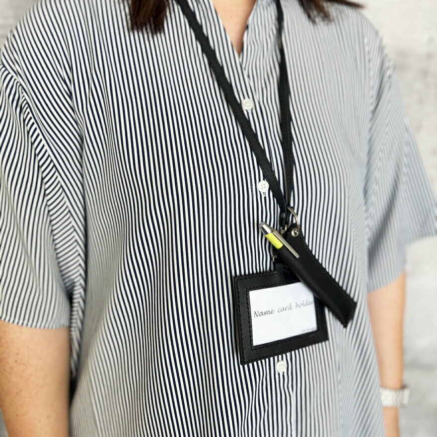 【ふるさと納税】レザー3点セット ブラック (ネームフォルダー、ペンフォルダー、カードケース)｜名刺入れ 文房用品 事務用品 ビジネス 手作り [0354] サムネイル3