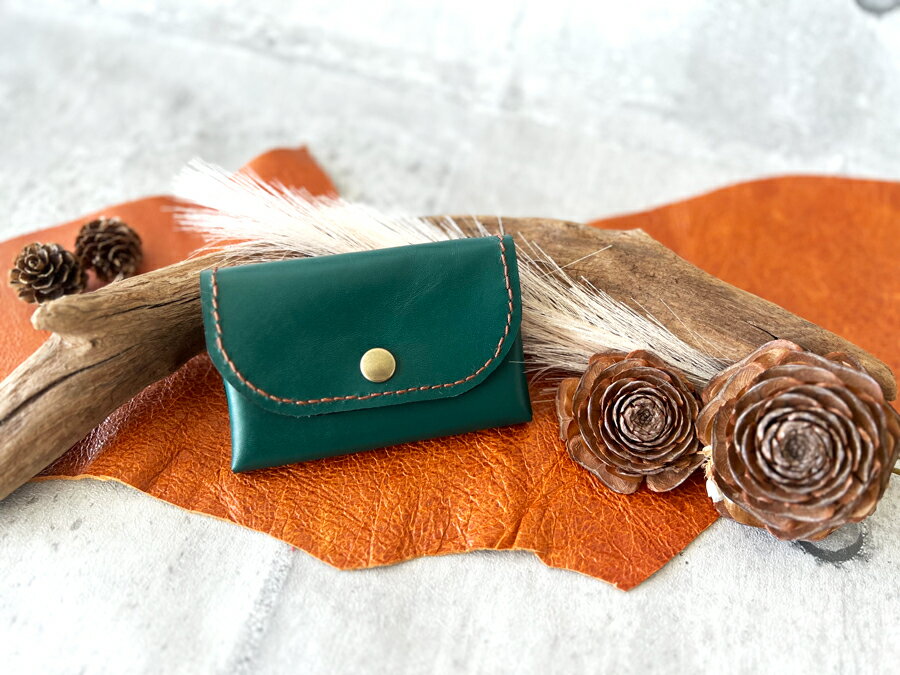 【ふるさと納税】レザー3点セット グリーン (ネームフォルダー、ペンフォルダー、カードケース)｜名刺入れ 文房用品 事務用品 ビジネス 手作り [0186] サムネイル2