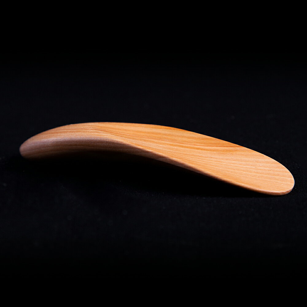 【ふるさと納税】 携帯用 靴べら《 斧折樺 》 工芸品 普段使い おしゃれ 木 木工 木製品 上品 手触り プレゼント お土産 贈り物 贈答用 伝統工芸 記念品 デザイン ギフト 父の日 母の日 新築 故郷 秋田 あきた 鹿角市 鹿角 送料無料 【アートフォルム】 サムネイル3