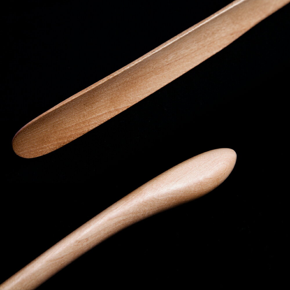 【ふるさと納税】 斧折樺の靴べら #700 工芸品 普段使い おしゃれ 木 木工 木製品 上品 手触り プレゼント お土産 贈り物 贈答用 伝統工芸 記念品 デザイン ギフト 父の日 母の日 新築 故郷 秋田 あきた 鹿角市 鹿角 送料無料 【アートフォルム】 サムネイル3