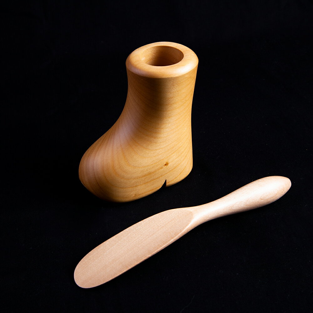 【ふるさと納税】 小さな靴と靴べらセット #200 工芸品 普段使い おしゃれ 木 木工 木製品 上品 プレゼント お土産 贈り物 贈答用 伝統工芸 記念品 デザイン ギフト 父の日 母の日 新築 故郷 秋田 あきた 鹿角市 鹿角 送料無料 【アートフォルム】 サムネイル3