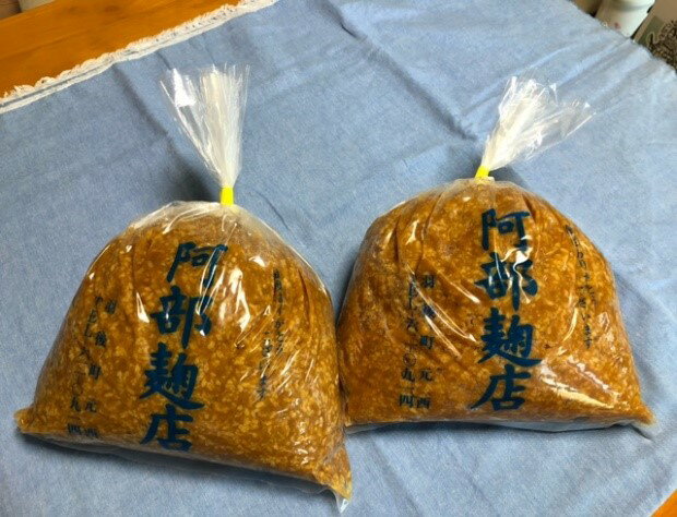 【ふるさと納税】 秋田県産 昔ながら 手作り お味噌 4kg [ 米味噌 塩分控えめ 秋田県産 みそ 味噌 味噌汁 お味噌汁 ] サムネイル2