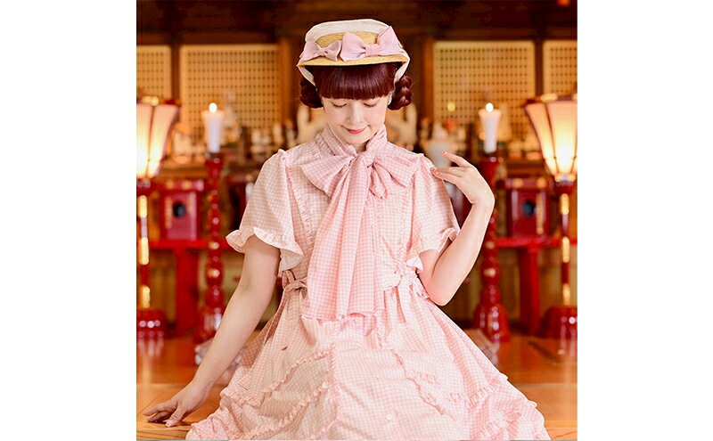 【ふるさと納税】先行予約 アトリエ小町 スカーフ（renka01）チェック柄 ピンク フリーサイズ 青木美沙子さんコラボ [服 ロリータ ロリータファッション スイートロリータ 可愛い レディース 姫 お姫様 チェック]　お届け：2026年3月下旬～4月上旬 サムネイル3