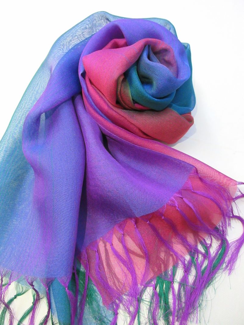 【ふるさと納税】米沢織 高級絹ストール ピーコック 1枚 選べるカラー 濃紫緑 薄紫緑 ストール 正絹 シルク 高級 伝統織物 ファッション おしゃれ 送料無料 山形県 米沢市 サムネイル2