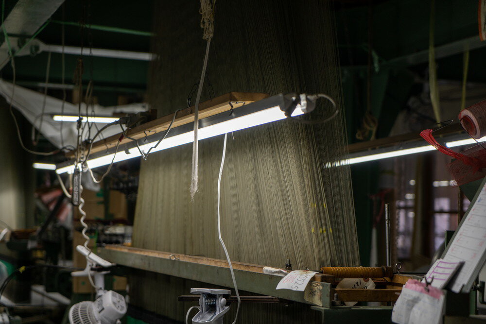 【ふるさと納税】《 illbe 》 〔 オーダーメイドお仕立券 〕 米沢織 3B ネイビー ブレザー 1着 モンテディオ山形 オフィシャルフォーマルウェアモデル ジャケット オーダー 山形県 米沢市 サムネイル3