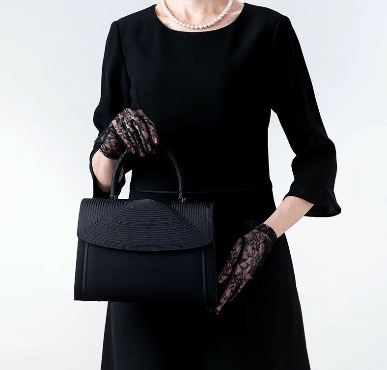 【ふるさと納税】【米沢織】フォーマルバッグ YUMI KATSURA / 米沢織×コード刺繍 サテン ラインハンドバッグ ブラック 黒 バック レディース 用 女性 用 日本製 冠婚葬祭 式典 入学式 卒業式 入園式 卒園式 弔事 ブラックフォーマル 山形県 米沢市 サムネイル2