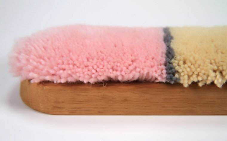 【ふるさと納税】ウールブラシ ブラシ 日本製 1本 種類が選べる ( パンダ サクラ ブラウンミックス エンヂミックス ) 汚れ落とし エチケット お手入れ 革製品 お掃除 緞通 洋服 スマートフォン 多様 絨毯 手織り 雑貨 日用品 ギフト プレゼント 送料無料 山形県 米沢市 サムネイル3