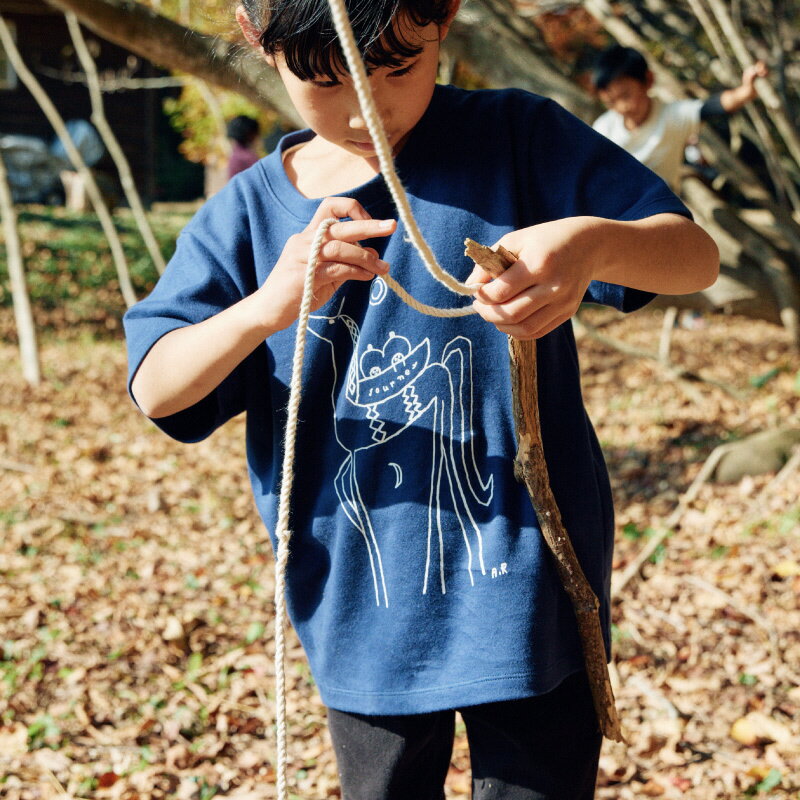 【ふるさと納税】キッズ Tシャツ "Journey T-shirts for kids" 新素材 「Brewed protein TM」 繊維使用 | Spiber スパイバー 山形県 鶴岡市 シャツ 子供服 90 110 子ども服 130 ティーシャツ 半袖tシャツ ティシャツ ボーイズ ガールズ 男の子 女の子 服 こども ジュニア サムネイル3