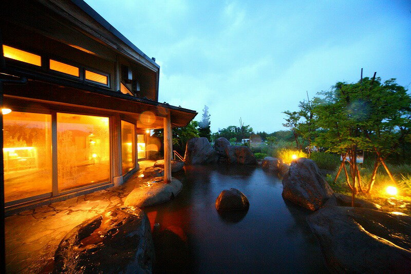 源泉かけ流し湯の美肌の湯！ 寒河江 温泉 利用助成券 【 観光 旅 旅行 宿泊 温泉宿 露天風呂 バラ風呂 癒し トラベル トリップ ドライブ グルメ イベント 体験 家族 ファミリー 夫婦 親子 チケット 利用券 宿泊券 入浴券 補助券 日本 国内 東北 山形 】