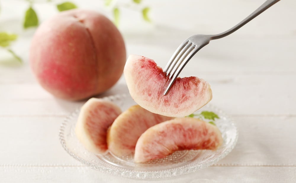 【ふるさと納税】【フルーツ王国直送!】山形旬の桃 3個 特秀品(ゆうぞら、幸茜、白根白桃、紅錦香、他)いずれか1品種 山形県 上山市 0033-2604 サムネイル3