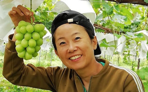 【ふるさと納税】【樹上完熟】 シャインマスカット 1kg （もぎたて直送） フルーツ 果物 ぶどう 山形 産地直送 お取り寄せ 送料無料 山形県 上山市 0148-2512 サムネイル3