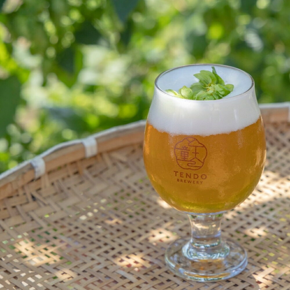 【ふるさと納税】 そよ風ホップ ( クラフトビール ) 選べる 3本 / 6本 セット 3本セットのみ【グラス付き】 お酒 カスケードホップ 5.5% 330ml リーフホップ ドライホッピング のし 贈答 ギフト プレゼント 冷蔵 送料無料 お取り寄せ 【 山形県 天童市 】 サムネイル3