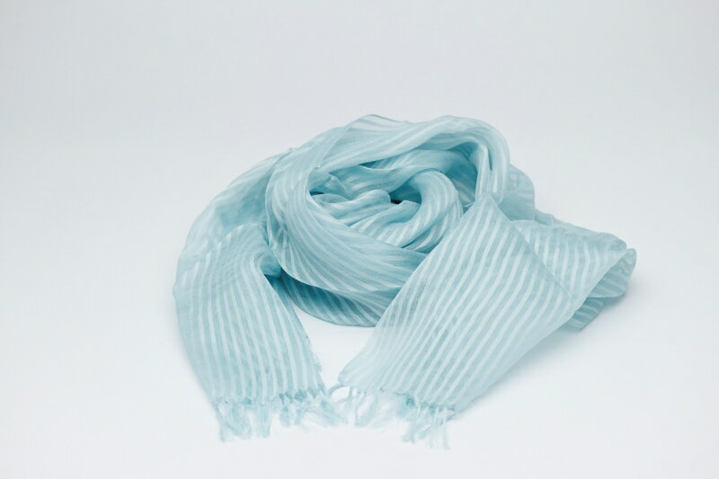 【ふるさと納税】《数量限定おまけ付き》藍染めストール（絹） ストライプショール房付き ならは藍染め会【 ストール 藍染め 生葉染め 絹 シルク ギフト 贈り物 プレゼント 藍 手作り 手染め ハンドメイド 福島 楢葉 ファッション 母の日 父の日 敬老の日 プレゼント 】 サムネイル3