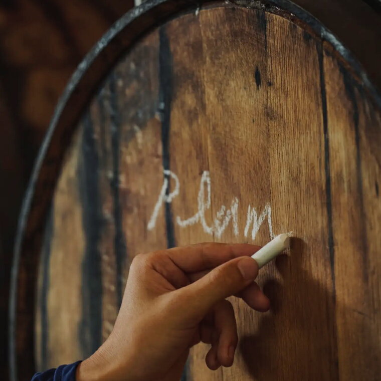 【ふるさと納税】【数量限定】水戸の老舗酒造 60年ぶりに蒸留所を復活したピュアモルトウイスキー TAKAZO PURE MALT WHISKY REBORN PLUM WINE CASK FINISH 明利酒類（DW-21） サムネイル3