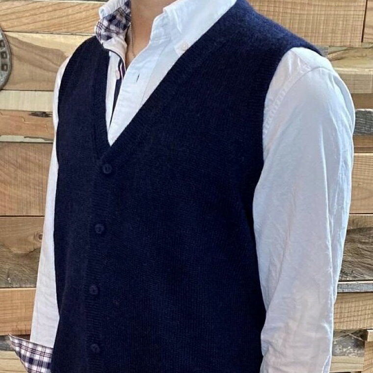 【ふるさと納税】【アルパカ専門店　T'IKA】メンズベストVネック　黒・紺MIX　(アルパカ100％) 【アパレル 洋服 おしゃれ ベスト プレゼント 毛糸 大きめ サイズ 水戸市 ブラック ネイビー】(AL-7) サムネイル2