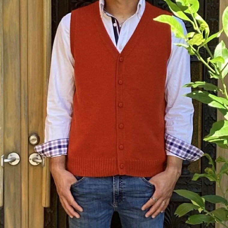 【アルパカ専門店　T'IKA】メンズベストVネック　れんがオレンジ　(アルパカ100％) 【アパレル 洋服 おしゃれ ベスト プレゼント 毛糸 大きめ サイズ 水戸市 橙色】(AL-5)