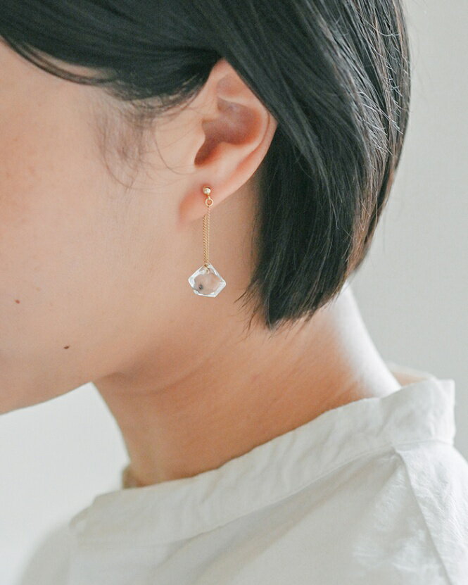 【ふるさと納税】HARIO ピアス ダイヤモンド カレット［HAA-DC-P］｜耐熱 ガラス アクセサリー ハリオ ランプワークファクトリー 職人 繊細 フォーマル カジュアル きれいめ おしゃれ 20代 30代 40代 ギフト 贈答 贈り物 プレゼント お祝 贈答 _FM77 サムネイル3