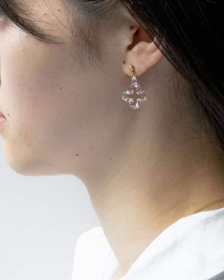 【ふるさと納税】HARIO ピアス トレフル HAP-TFB-P｜耐熱 ガラス アクセサリー ハリオ 職人 繊細 フォーマル カジュアル きれいめ おしゃれ 20代 30代 40代 贈答 プレゼント ギフト 贈り物 お祝 ご褒美 記念品 _FU15 ※離島への配送不可 サムネイル2