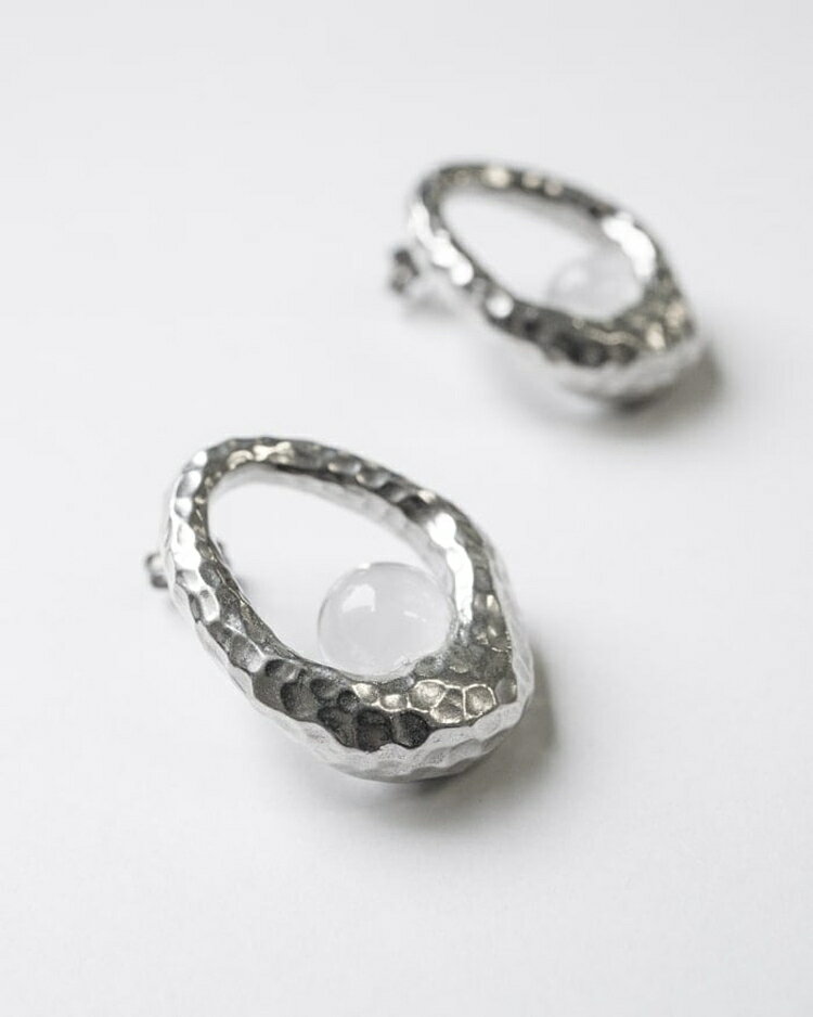 【ふるさと納税】HARIO ピアス エン HANS-EN-P-TI｜耐熱 ガラス アクセサリー ハリオ 職人 繊細 フォーマル カジュアル きれいめ おしゃれ 20代 30代 40代 贈答 プレゼント ギフト 贈り物 お祝 ご褒美 記念品 _FU28 ※離島への配送不可 サムネイル2