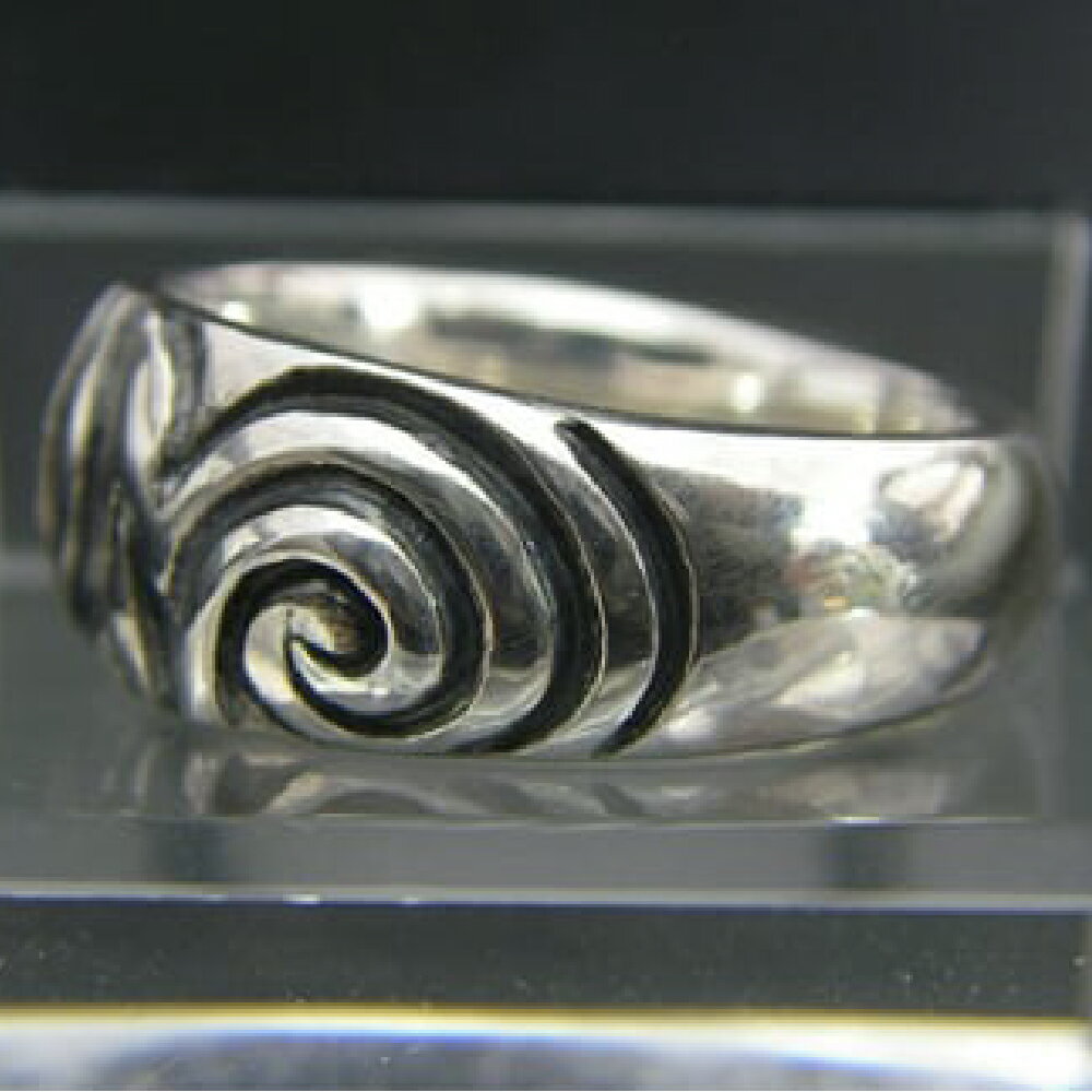 【ふるさと納税】swirl ring スワール リング｜ 指輪 シルバー アクセサリー 渦 砂漠 砂 モチーフ 925 ハンドメイド 選べる サイズ ジュエリー アクセ ファッション 人気 シンプル ギフト プレゼント 年末年始 お中元 お歳暮 内祝い 快気祝い サムネイル3