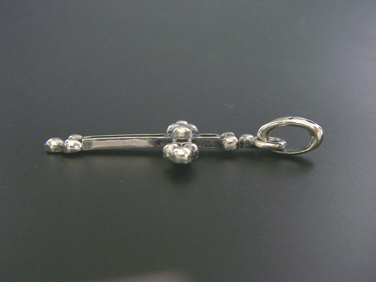 【ふるさと納税】Grape cross pendant グレープ クロス ペンダント ｜ シルバー アクセサリー 十字架 モチーフ 925 ペンダントトップ ネックレス チャーム アクセ ファッション ハンドメイド 人気 シンプル ギフト プレゼント 年末年始 お中元 お歳暮 内祝い 快気祝い サムネイル3