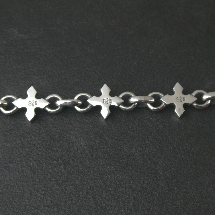 【ふるさと納税】small edge cross bracelet スモール エッジ クロス ブレスレット ｜ 腕輪 シルバー アクセサリー 十字架 モチーフ 925 ブレス ハンドメイド ジュエリー アクセ ファッション 人気 シンプル ギフト プレゼント 年末年始 お中元 お歳暮 内祝い 快気祝い サムネイル3