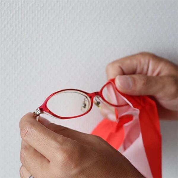 【ふるさと納税】プッチペット 紅鶴 メガネ拭き クリーナー クリーニングクロス レンズクリーナー 液晶 めがね拭き アニマル 動物 鳥 グッズ プチギフト プレゼント 贈り物 お祝い サムネイル2