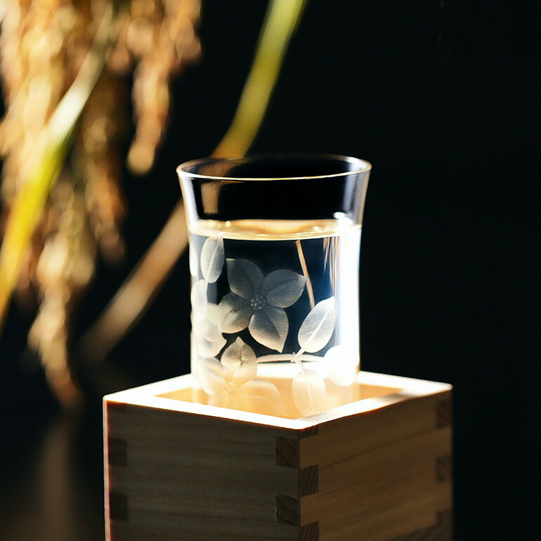 【ふるさと納税】 日本酒 愛友 大吟醸 鑑評会出品酒 1.8L お酒 酒 山田錦 38% 精米歩合 国産 特A 米 使用 南部杜氏 IWC ゴールド受賞 木箱入り 高級酒 贈答用 ギフト 吟醸 吟醸酒 清酒 お酒好き 茨城県 潮来市 (A01-001) サムネイル2