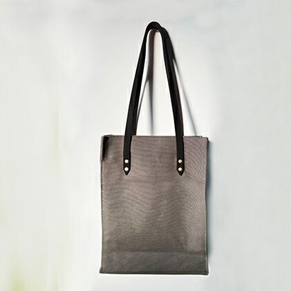 倉敷産帆布×本牛革 スクエアバッグ（カーキ×黒）　【ファッション・カバン・ショルダーバッグ・かばん・トートバッグ・手提げ・牛革】◇