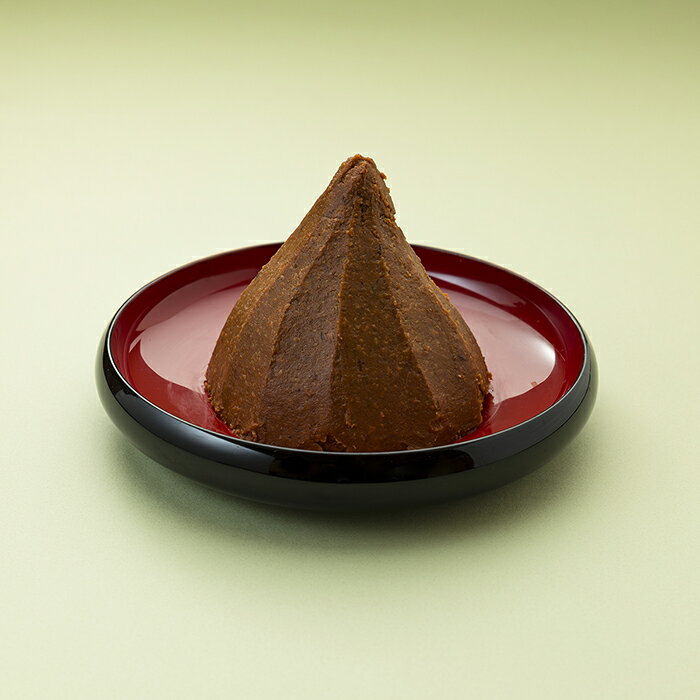 【ふるさと納税】こだわりの手作り青大豆味噌 900g×2 発酵 自家製 米麹 天然塩使用 味噌汁 発酵食品 調味料 無添加 青豆みそ 甘口みそ 味噌 みそ 米みそ 麹みそ 長期熟成 国産 大豆 自然塩100％ カップ入 手作り みそ汁 うま味 コク深く 上品な味わい 送料無料 サムネイル3