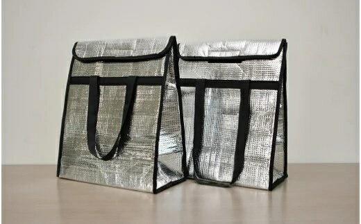 アウトドアやレジャーに！日本製保冷バッグ2個（手提げ用 肩掛け用 各1個） クーラーバッグ エコバッグ