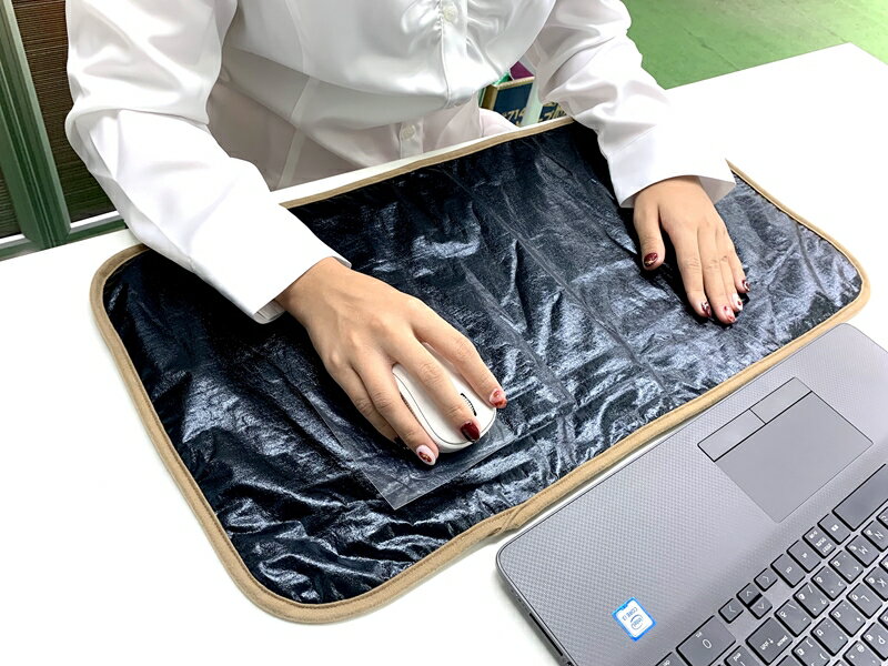 【ふるさと納税】シャネボウ　ふわっと暖暖　「パソコン暖マット」【オフィス用品 ひざ掛け ブランケット シャネボウ ふわっと暖暖パソコン暖マットパソコン操作に 冷え性対策 緊急避難用防災対策 アウトドア 防寒対策 熱中症・紫外線対策 栃木県 足利市 】 F7Z-442 サムネイル2