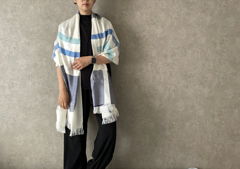 【ふるさと納税】◎海外要人向け贈呈品選出 STYLE＊MEISEN 四角重ね柄ストール（WHITE）【海外要人向け 贈呈品 羽織り 大判 シルクストール シルク ストール 栃木県 足利市 】 F7Z-309 サムネイル2