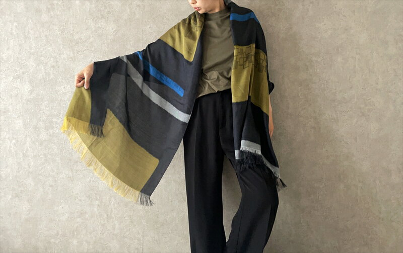 【ふるさと納税】◎海外要人向け贈呈品選出 STYLE＊MEISEN 四角重ね柄ストール（BLACK）【海外要人向け 贈呈品 羽織り 大判 シルクストール シルク ストール 栃木県 足利市 】 F7Z-310 サムネイル2