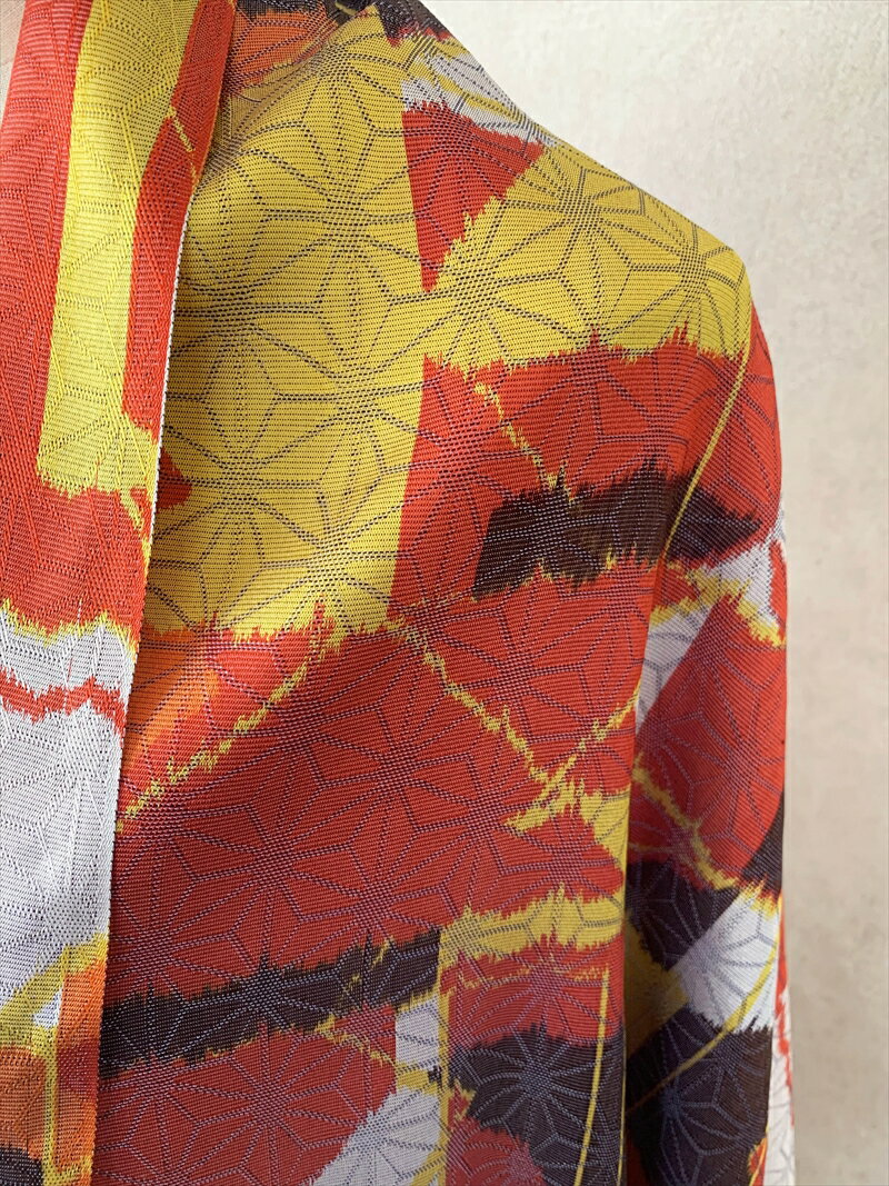 【ふるさと納税】◎海外要人向け贈呈品選出 足利銘仙(ほぐし織り)シルクストール ART.Techno-RJ【 海外要人向け 贈呈品 羽織り 大判 シルクストール シルク ストール 栃木県 足利市 】 F7Z-312 サムネイル3