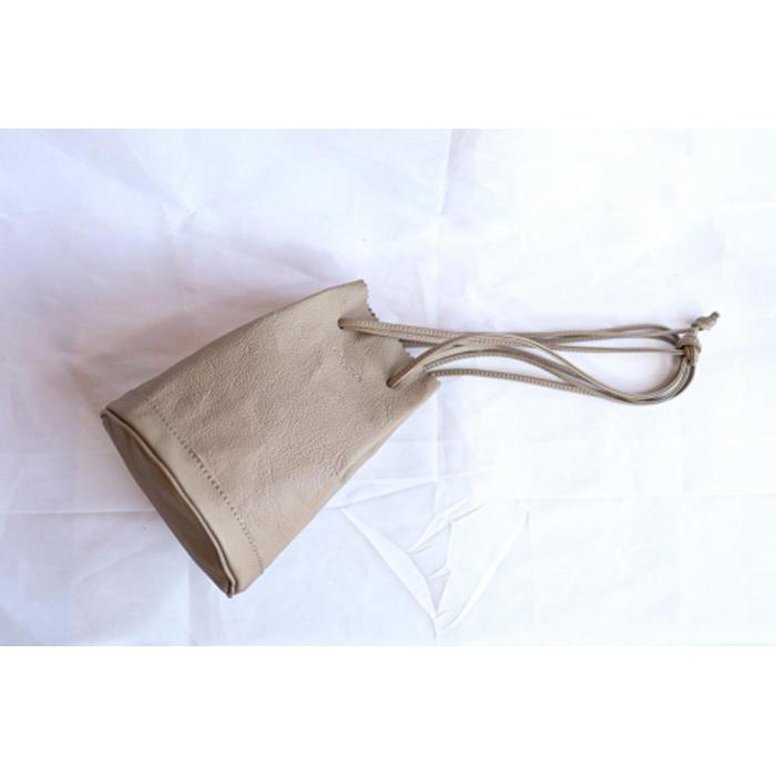 【レザー巾着】Drawstring bag カラー：Greige【かばん ファッション 人気 おすすめ 】