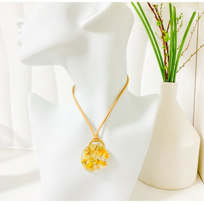 【ふるさと納税】メラスフェルラとユーフォルビアの押し花ネックレス・オレンジ&ホワイトカラー【1676353】 サムネイル2