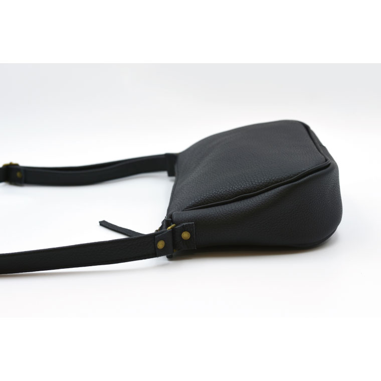 【ふるさと納税】益子の革工房maharoのラウンドショルダーバッグ（M）ブラック （AX116-3） サムネイル3