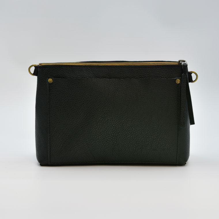 【ふるさと納税】益子の革工房maharoのショルダーポーチ　ワイド（M）ブラック｜栃木県 益子町 ふるさと納税 ショルダーポーチ ワイド 牛革 手作り（AX136） サムネイル2