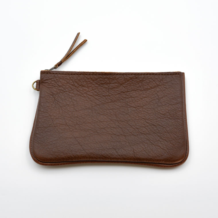 【ふるさと納税】益子の革工房maharoのファスナー 通帳ケース　キャメルブラウン｜栃木県 益子町 ふるさと納税 ファスナー通帳ケース 牛革 手作り（AX139-1） サムネイル2