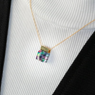 【ふるさと納税】プリズムガラスのネックレスと耳飾り2点セット【1499453】 サムネイル2