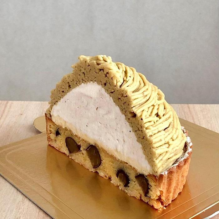 【ふるさと納税】和栗のモンブランタルト　1ホール（15cm） | ケーキ スイーツ おやつ ギフト 贈り物 洋菓子 デザート 人気 手作り 誕生日 プレゼント パーティー 記念日 お祝い 記念日 栗 タルト - 画像3