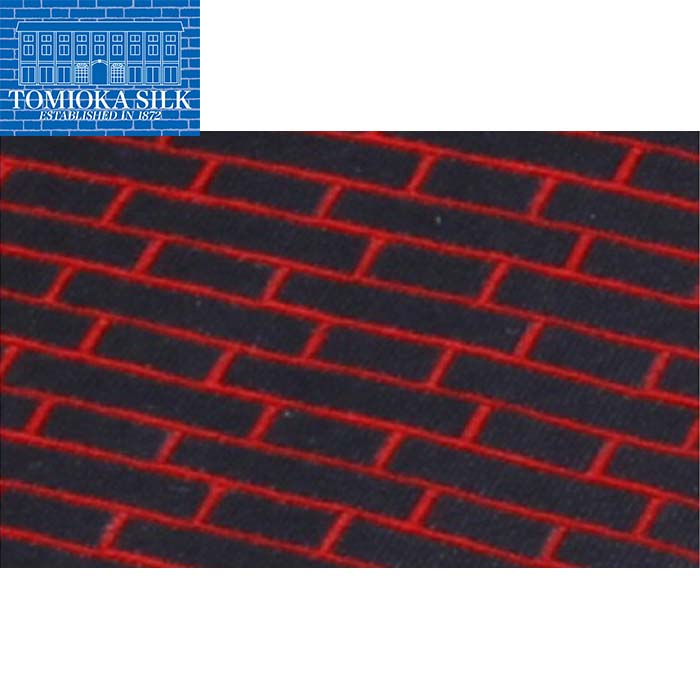 【ふるさと納税】 国産富岡シルク ネクタイ (レンガモチーフ)＜ブラック＞ 富岡 シルク 絹 ネクタイ 黒 ブラック レンガ 国産 ファッション 贈り物 ギフト F21E-355 サムネイル3