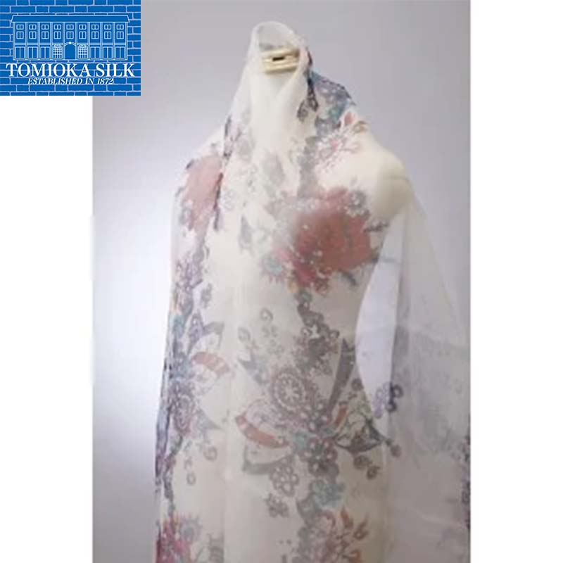 【ふるさと納税】 ＜高級純国産富岡シルク100%＞ 大竹夏紀シルクオーガンジーストール (リボン柄)・富岡製糸場ブランドブック セット 富岡シルク オーガンジー スカーフ リボン 世界遺産 富岡製糸場 本 シルク 絹 国産 F21E-396 サムネイル3