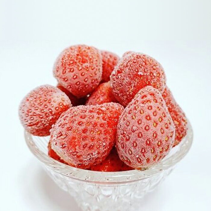 【ふるさと納税】＜数量限定！！＞フレッシュベリーの完熟冷凍いちご！大中小サイズ混合約2kg（1kg×2袋）やよいひめ・かおり野・紅ほっぺ・もういっこ ≪イチゴ 苺 ジャム ヨーグルト おやつ≫ サムネイル2