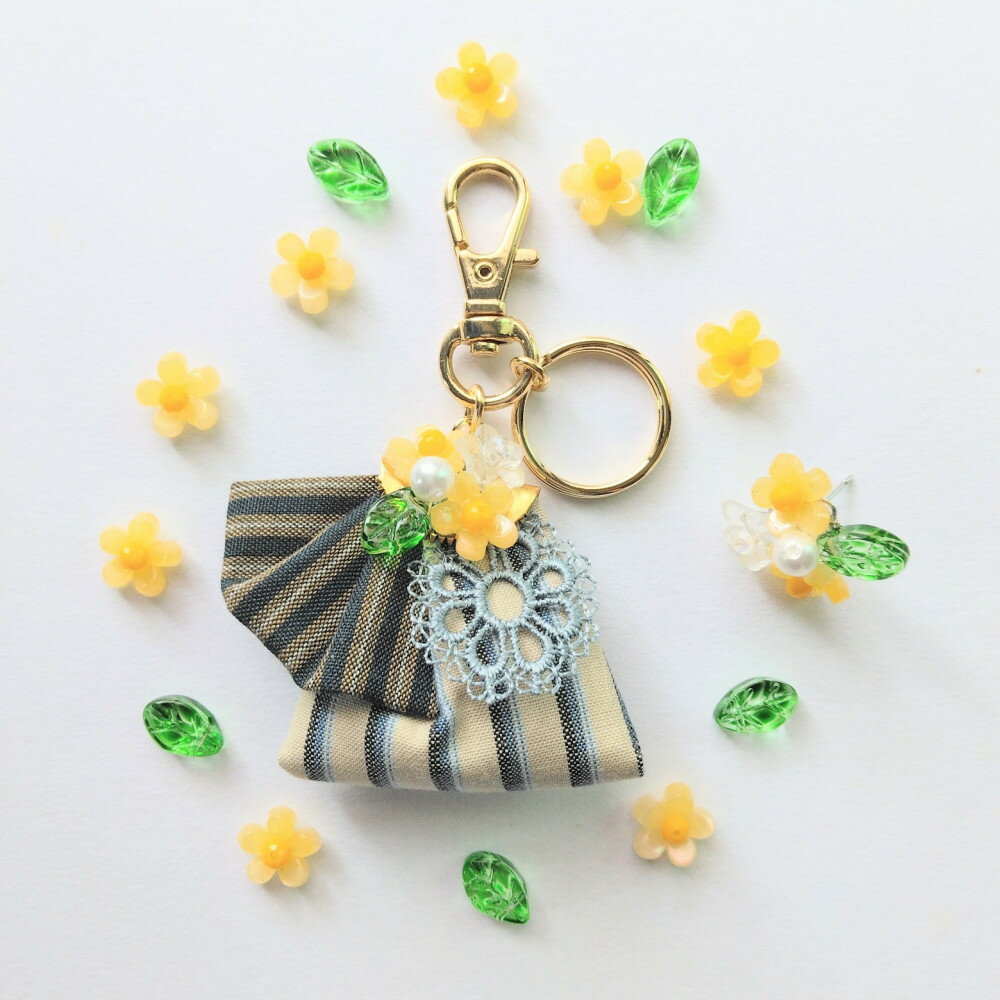 川越唐桟　3wayキーホルダー　着物小物　バッグチャーム　携帯ストラップ　川唐　唐桟織物　木綿　山吹の花　フラワービーズ