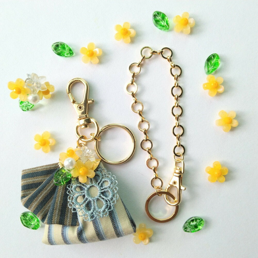 【ふるさと納税】川越唐桟　3wayキーホルダー　着物小物　バッグチャーム　携帯ストラップ　川唐　唐桟織物　木綿　山吹の花　フラワービーズ サムネイル2