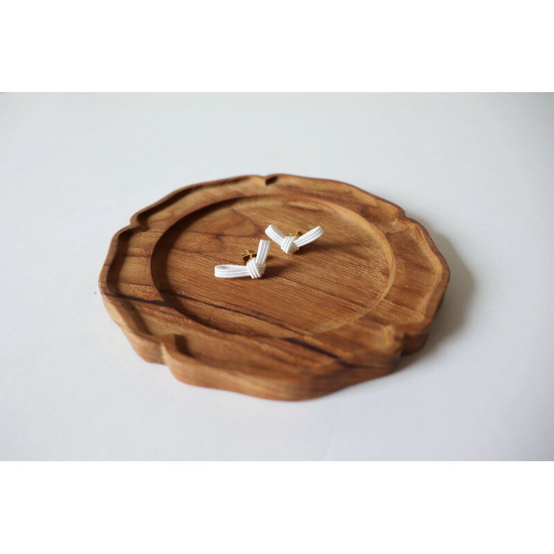 水引musubi耳飾り 白 ピアス ［52211033］　お届け：発注後、2週間程度