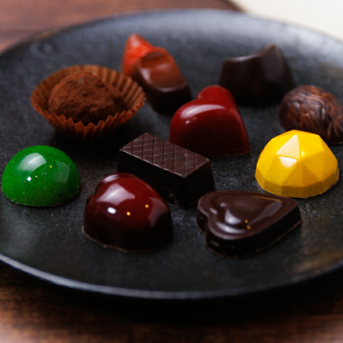 【ふるさと納税】 チョコレート 10個 15個 20個 ボンボンショコラ 冷蔵 プレゼント バレンタイン ホワイトデー デザート スイーツ ギフト 贈り物 贈答 お祝い 記念日 パティスリーポムホッペ 埼玉県 羽生市 - 画像2