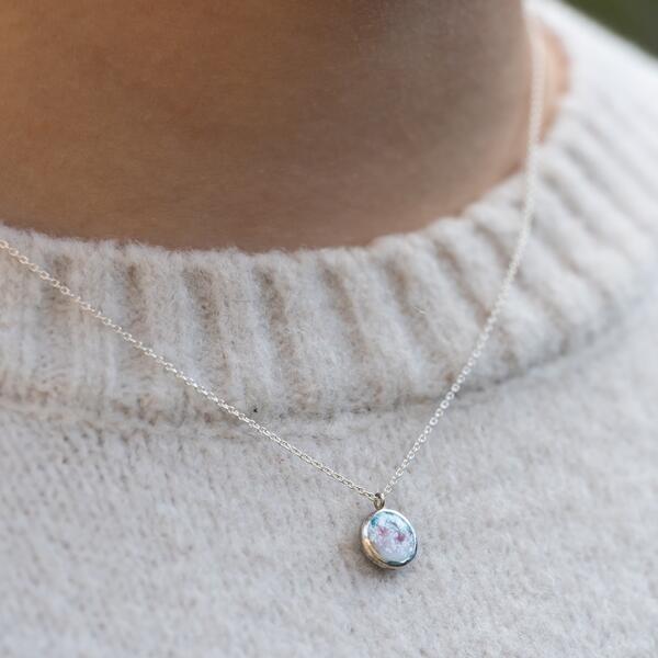 【ふるさと納税】 石戸蒲ザクラ100周年記念 七宝ネックレス (憐) Kenichi Kondo | 埼玉県 北本市 七宝ネックレス 七宝 アクセサリー 七宝焼き ギフト 記念品 プレゼント 日本製 贈り物 ハンドメイド 装飾 着物 桜 さくら サムネイル2